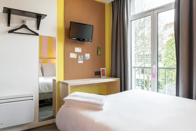 غرفة صغيرة بسرير مزدوج، DEMAIN Hotel & Conciergerie 1/2