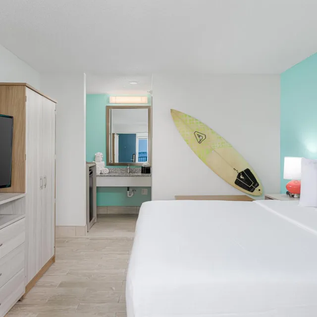 غرفة قياسية بسرير كينج في طابق مرتفع، Surf Sand Hotel 2/10