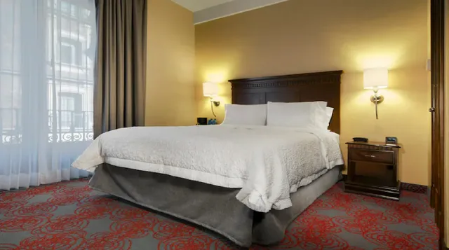 غرفة قياسية بسرير مزدوج، Hampton Inn & Suites Mexico City - Centro Historico 1/1