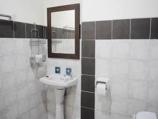 غرفة رباعية بسريرين كوين، Penzy Guest House 6/7