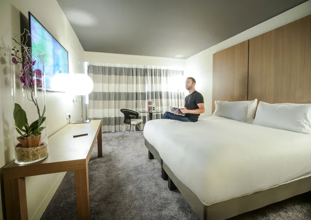 غرفة سوبيريور بسرير كينج، Pullman Bordeaux Lac 1/10