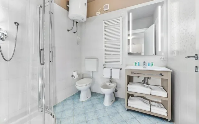 جناح جونيور، Residence il Poggio dei Pini 4/4