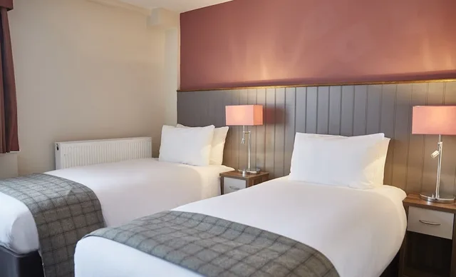غرفة بسريرين منفصلين، Fisherman's Tavern Hotel - Inn 4/8