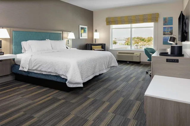 King Room W Microwave and Fridge، Hampton Inn Dunedin Fl 1/3