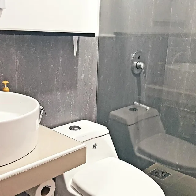 غرفة قياسية بسرير كوين بشرفة، Positano Alona Beach Panglao 6/6