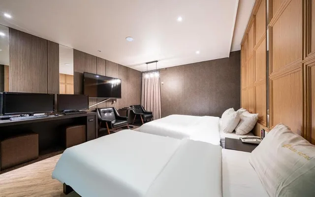 غرفة بريميوم بسريرين منفصلين، Elga Hotel 1/5