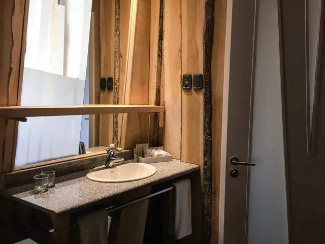 جناح بسرير مزدوج، Remota Hotel 7/7