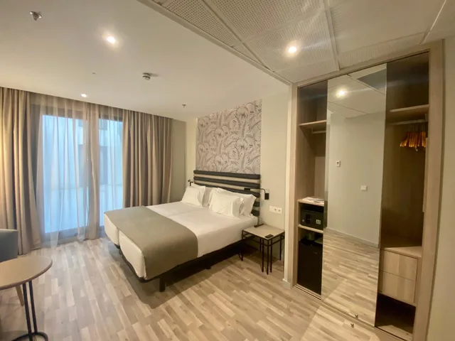 غرفة مريحة بسرير مزدوج، Abba Sevilla Hotel 1/2