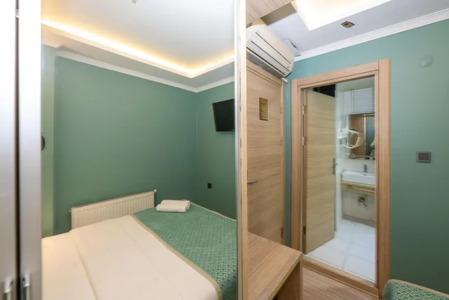 Economy, Double Bed, No Window، The Ottoman City Hotel 2/8