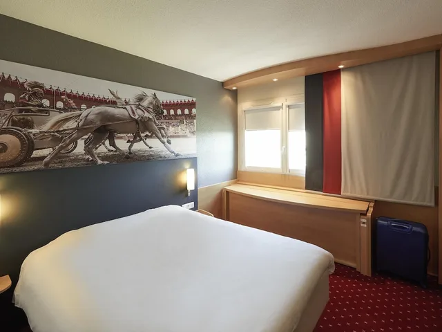 غرفة قياسية بسرير مزدوج وسرير فردي، Ibis Cholet 2/10