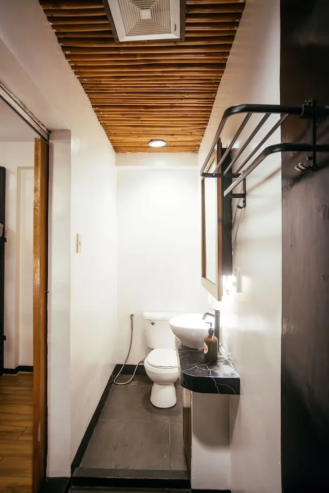 غرفة بسرير كوين، Outpost Beach Hostel - Adults Only 1/1