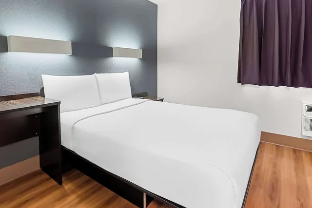 Standard, Double Bed, Accessible, Econo Lodge Idaho Falls, ID 8/10