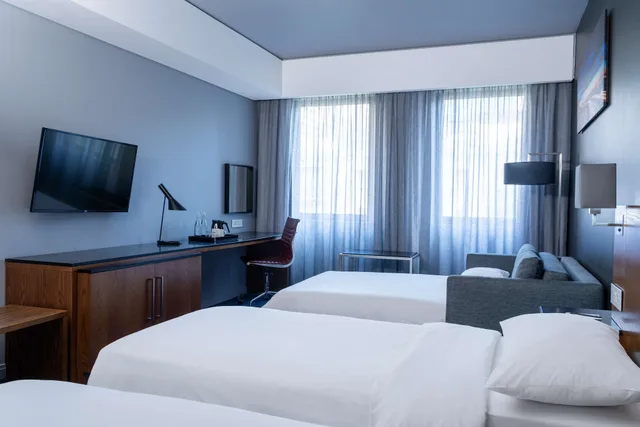 غرفة جونيور بسرير كينج، Radisson Hotel Cape Town Foreshore 1/10