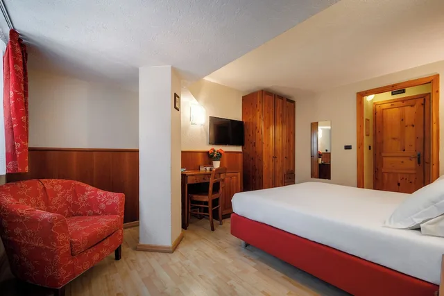 غرفة بسريرين منفصلين، iH Hotels Courmayeur Mont Blanc Resort 6/10