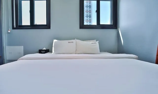Deluxe, Queen Bed, No Parking، Hermes Hotel 6/8