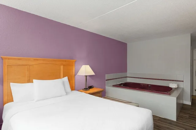 جناح بسرير كينج، Sauk River Inn & Suites, a Travelodge by Wyndham 2/4