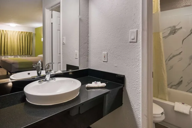Deluxe, 2 Double Beds, Smoking, Motel6 Irving, TX - Loop 12 5/8