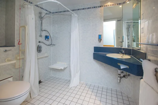 غرفة قياسية بسرير مزدوج لذوي الإعاقة، Holiday Inn Express Manchester - Salford Quays 4/4