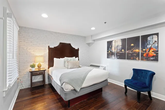 Comfort, Queen Bed, Ground Floor, Hotel St Pierre French Quarter 3/10