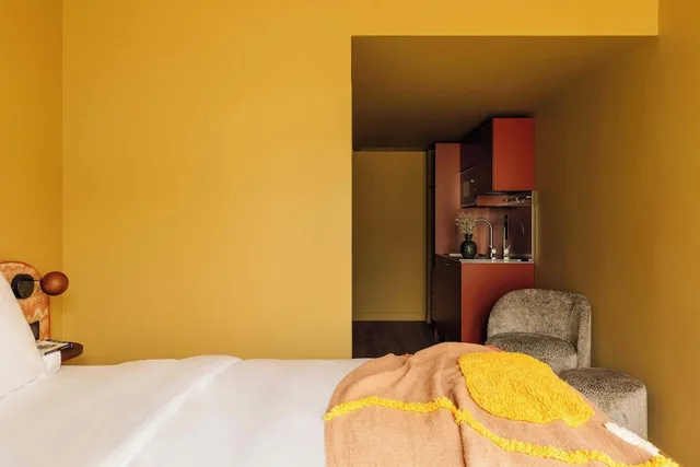 City, Studio, Double Bed، Le Jardin de Verre by Locke 6/9