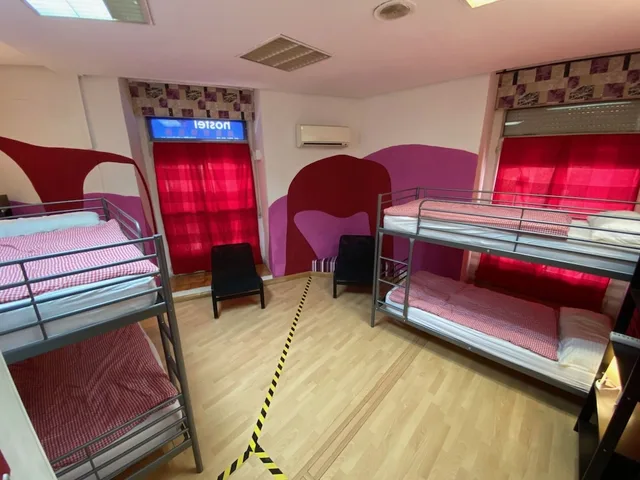 Private, Quadruple, 2 Bunk Beds, Shared Bathroom، Hostel Era 1/2