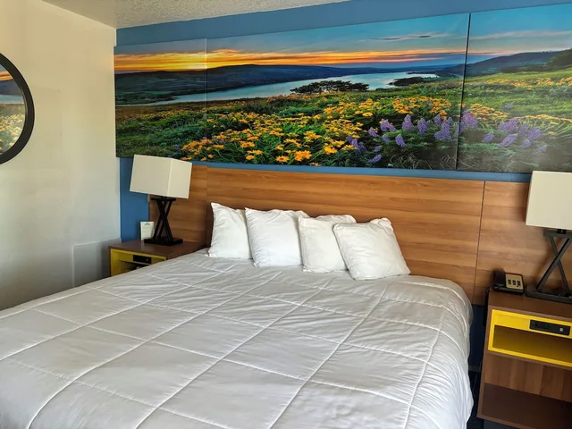 غرفة بسرير كينج، Days Inn & Suites By Wyndham Needles 6/6