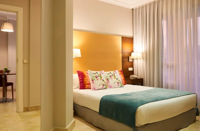 غرفة ثلاثية مع أريكة، Suites Barrio de Salamanca 4/10