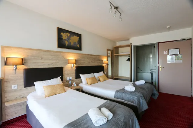 Room, Triple, 1 Double and 1 Single Bed, Brit Hotel Bleu Nuit 1/5