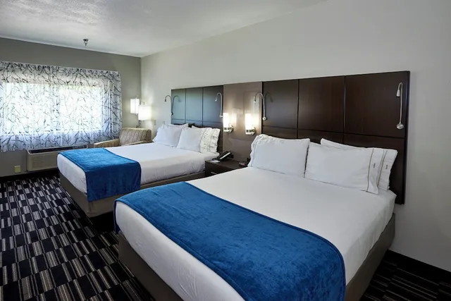 غرفة قياسية بسريرين كوين لذوي الإعاقة، Holiday Inn Express Suites Birmingham South Pelham 3/5