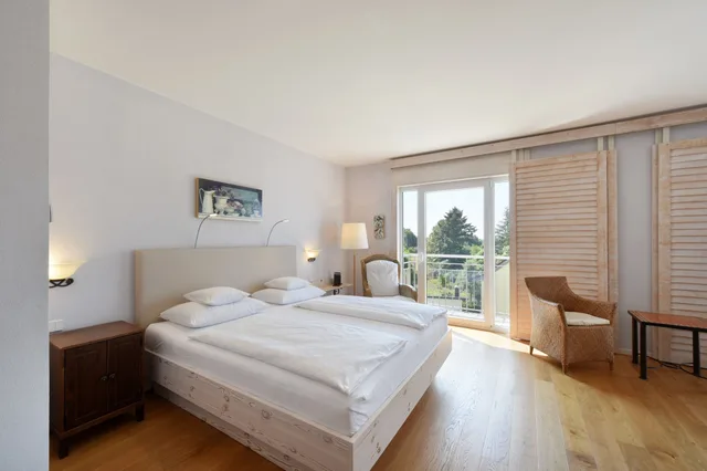 غرفة جونيور بسرير كينج، Hotel Hirschen in Freiburg-Lehen 2/4