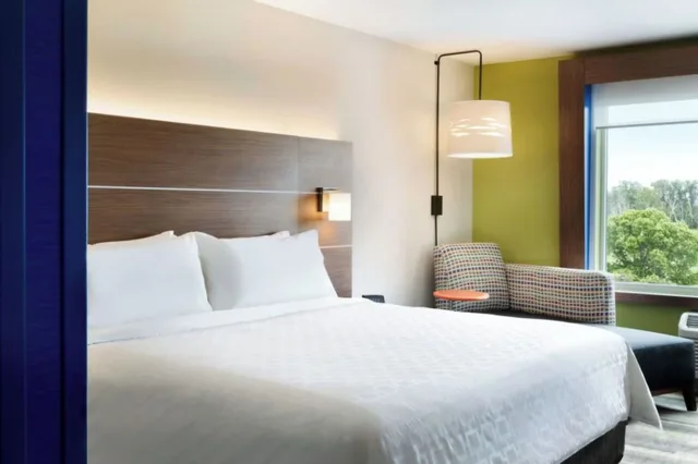غرفة بسرير كينج، Holiday Inn Express and Suites Nebraska City 1/5