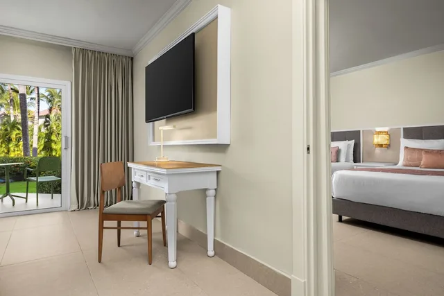 Club, Junior Suite, Family, 1 King and 2 Queen Beds, Tropical View، Wyndham Alltra Punta Cana All-Inclusive Resort Hotel 3/3