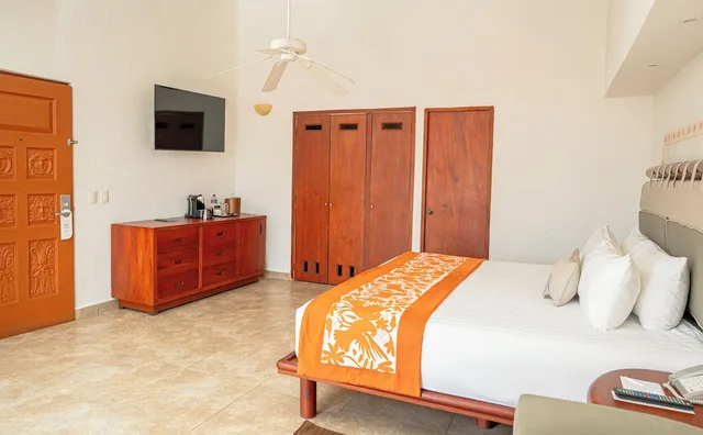 Brisas Beach Club, Deluxe, King Bed، Las Brisas Huatulco 1/5