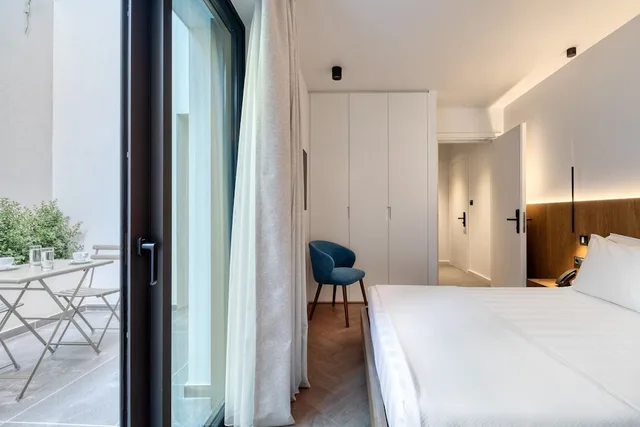 Cozy, Basement, Queen Bed, Shared Patio، Neoma 1/3