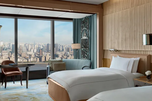 Bund, Twin Beds, with View، The Ritz Carlton Shanghai Pudong 1/4