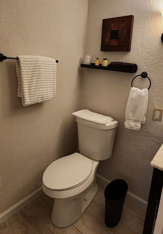 Moonglow, Suite, Queen Bed، Lily Creek Lodge 6/8
