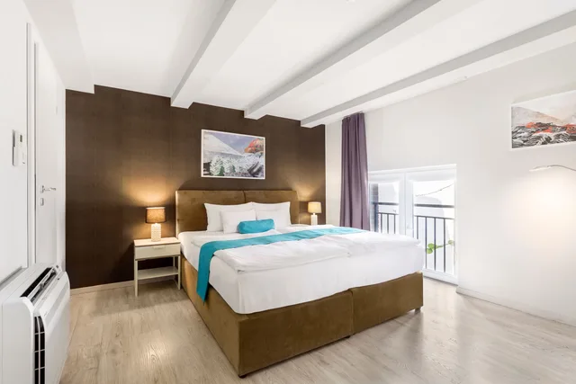 2 Bedrooms, Executive, Suite, Hotel Mika Downtown 1/2