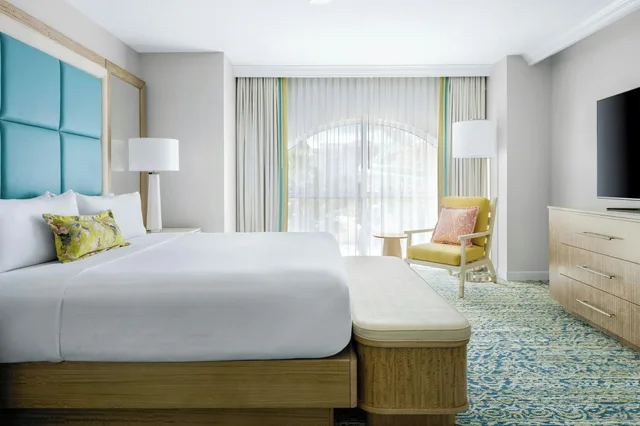 غرفة بسرير مزدوج بإطلالة، Gaylord Palms Resort & Convention Center 1/6