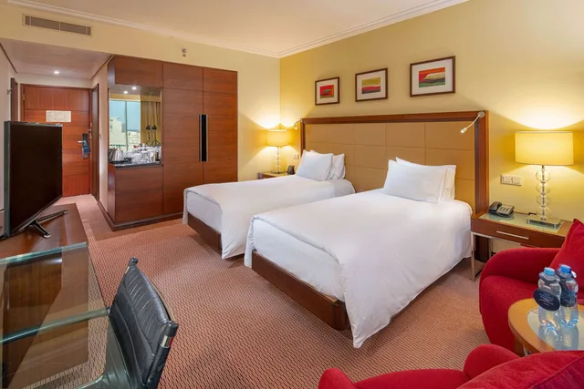 غرفة أساسية بسريرين منفصلين، Hilton Warsaw City 5/9