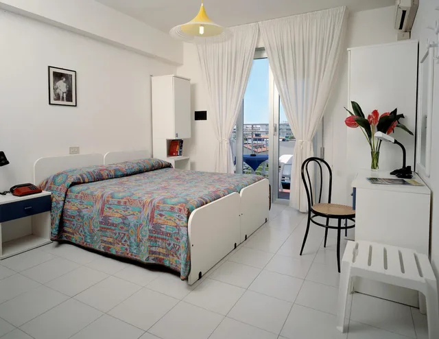 Room, Double or Twin Bed, Balcony, Wally Hotel 4/8