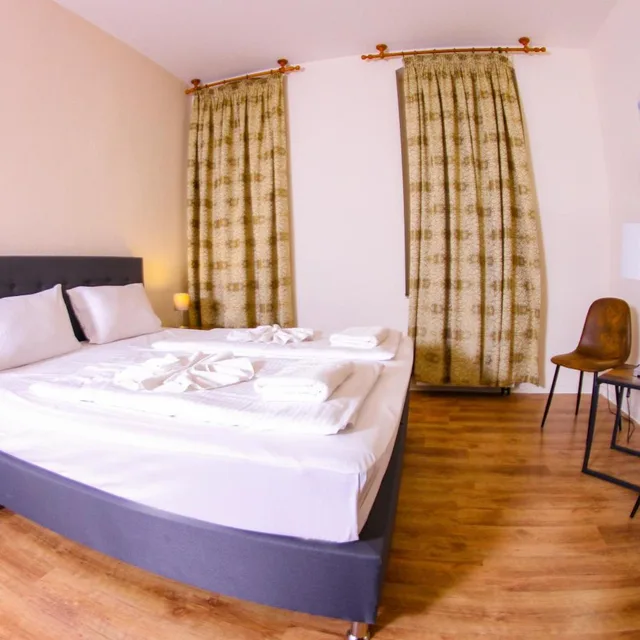 جناح بغرفتي نوم، Hotel Karlshorst 1/10