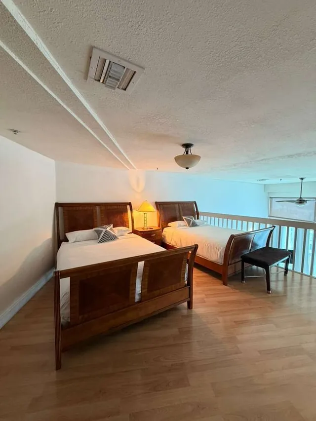 Presidential, Loft, 1 Double and 3 Queen Beds، Girasole Apartments 4/7