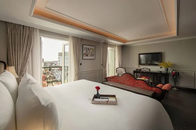 Grand, Spa, Suite, King Bed, Sofa، La Mejor Indochine Hotel 2/8