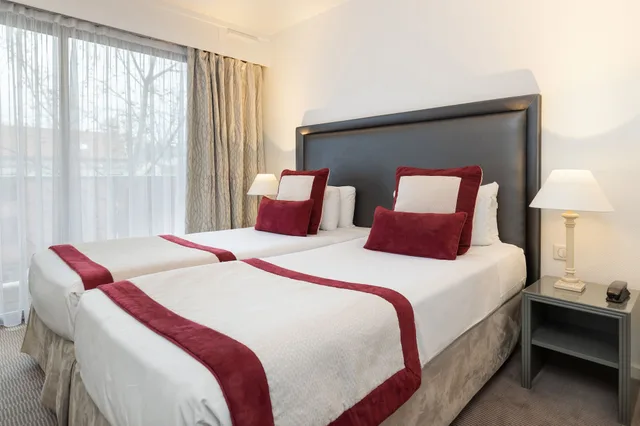 Standard, Twin Beds, City or Courtyard View، Hotel Charlemagne by Happyculture 7/10