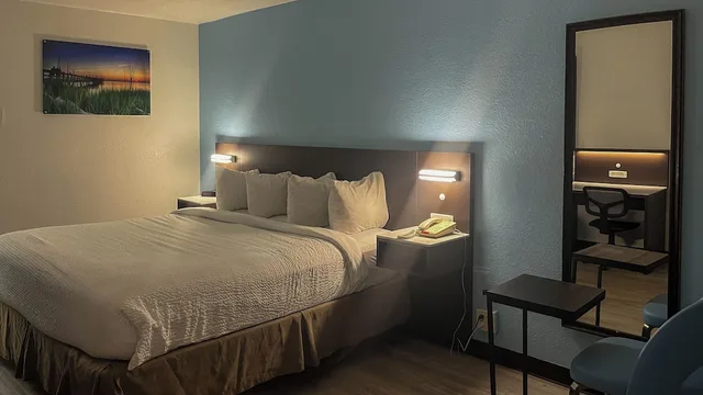غرفة ديلوكس بسرير كينج، Studio6 Suites Jacksonville, NC 4/10