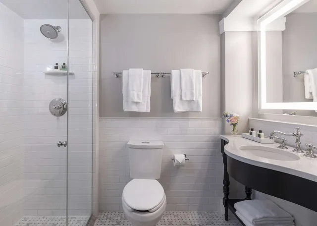 1 Bedroom, Suite, King Bed, The Carolina Inn, a Destination by Hyatt Hotel 2/2