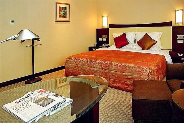 Deluxe, King Bed, Beijing Jinjiang Fuyuan Hotel 2/2