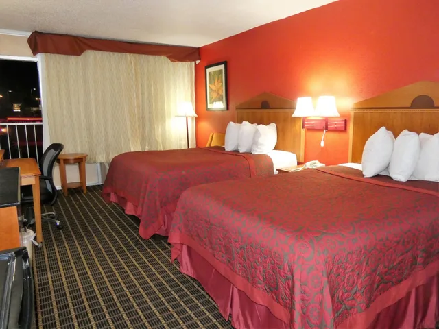 غرفة بسريرين مزدوجين للمدخنين، Quality Inn Waycross 3/4