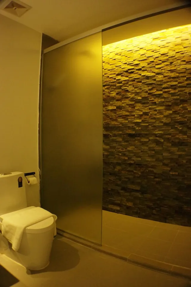 غرفة قياسية بسرير كوين بإطلالة على الحديقة بشرفة، Mowin Boutique Hotel & Residence 4/4