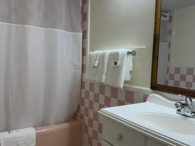 غرفة بسرير مزدوج، Americas Best Value Inn Wethersfield/Hartford 2/2